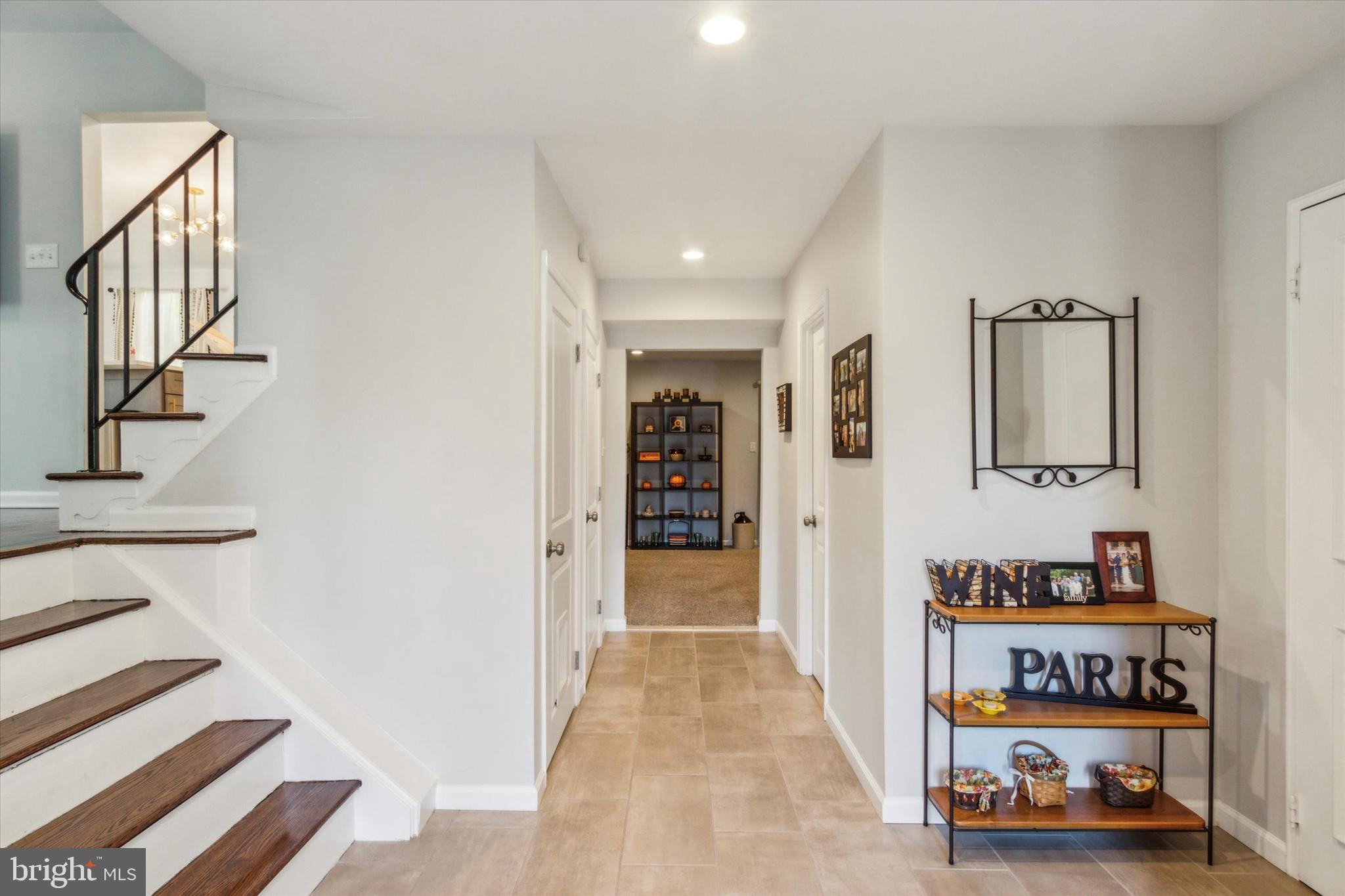 318 Hemlock Lane Springfield, PA 19064 - Photo 4 of 35