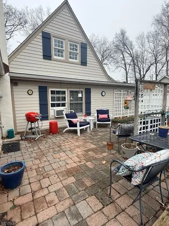 $4,300 | 11 Oak Parkway, Sparta, NJ 07871
