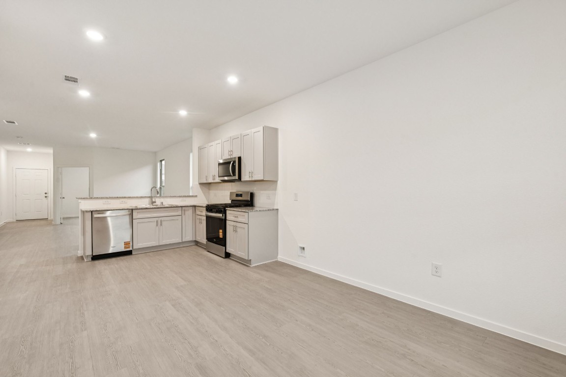 14989 Rustic Moon Road Conroe, TX 77302 - Photo 9 of 31