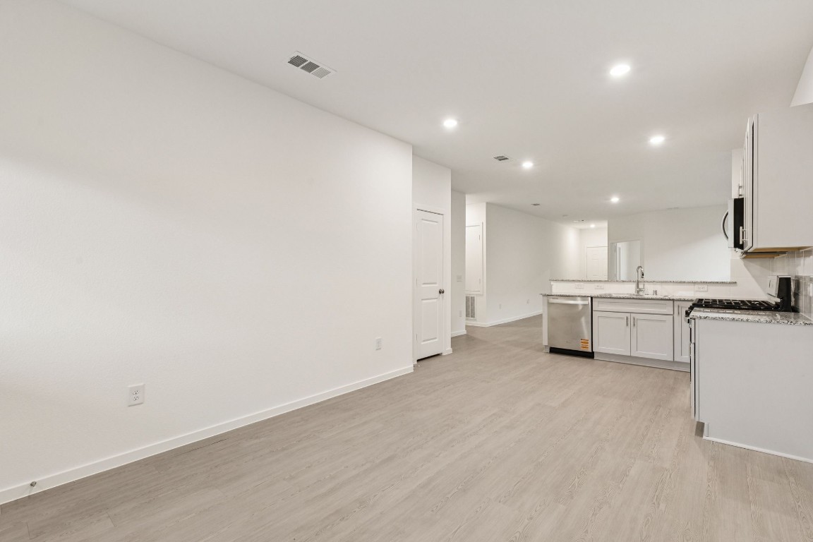 14989 Rustic Moon Road Conroe, TX 77302 - Photo 10 of 31