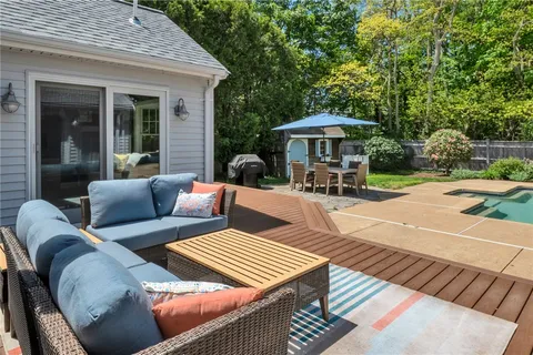 $1,350,000 | 6 Driftwood Lane, Barrington, RI 02806
