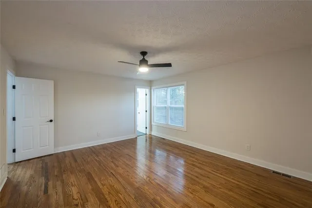 $2,400 | 237 Park Avenue, Woodstock, GA 30188