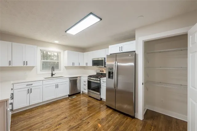 $2,400 | 237 Park Avenue, Woodstock, GA 30188