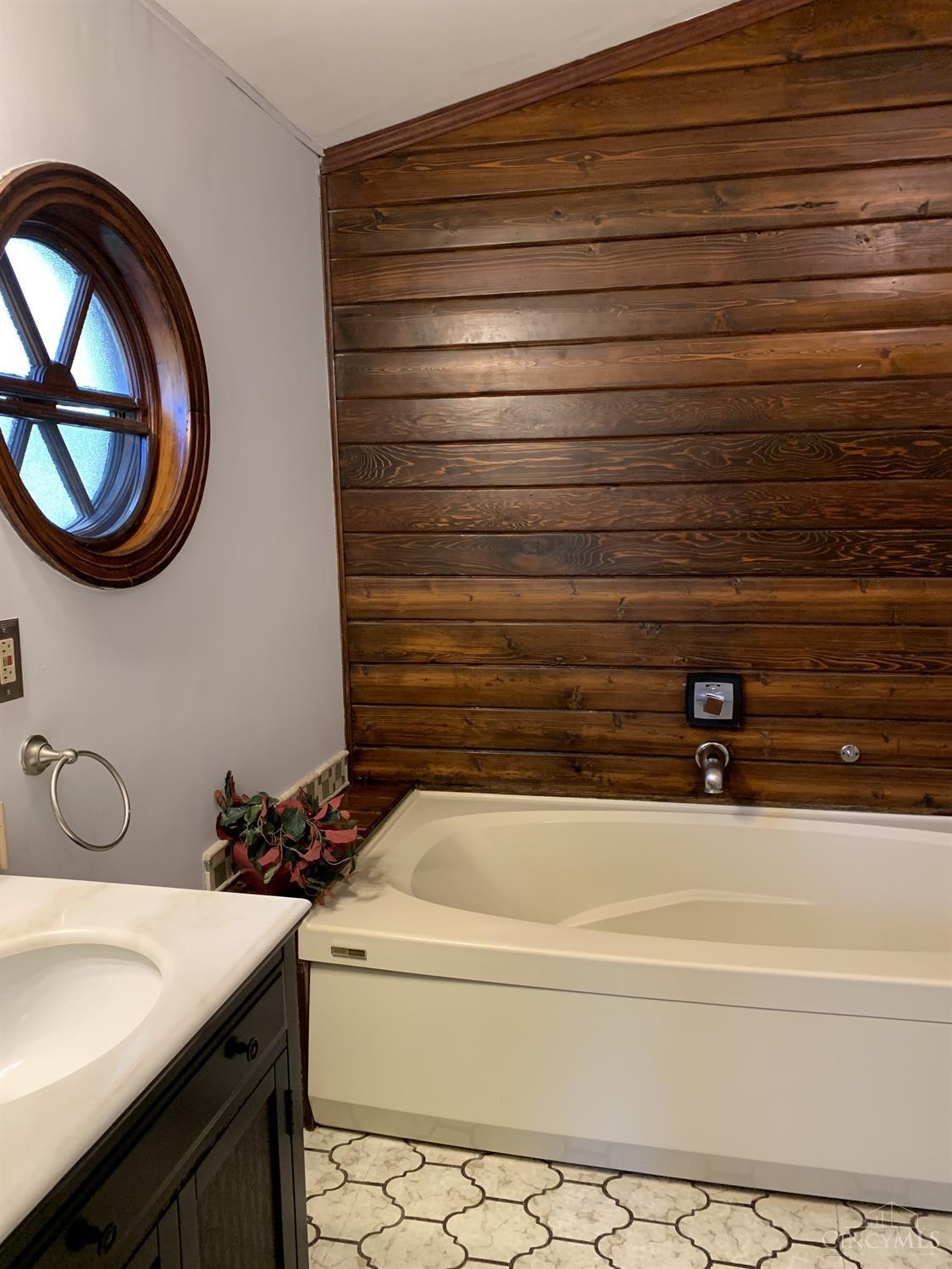 2160 Compton Road Cincinnati, OH 45231 - Photo 19 of 37 Gallery Image 19