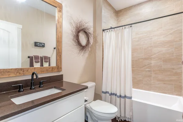 $834,900 | 54706 Columbia Bay Drive, Osceola, IN 46561