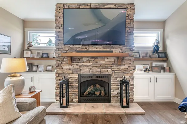 $834,900 | 54706 Columbia Bay Drive, Osceola, IN 46561