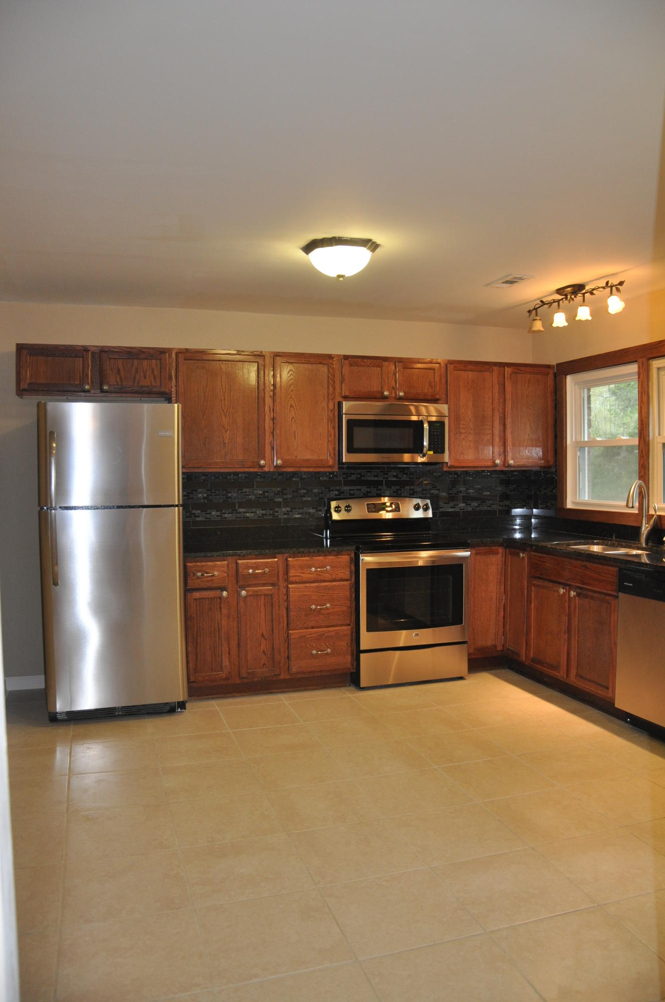 2428 Otranto Road North Charleston, SC 29406 - Photo 3 of 20 MLS (18).JPG