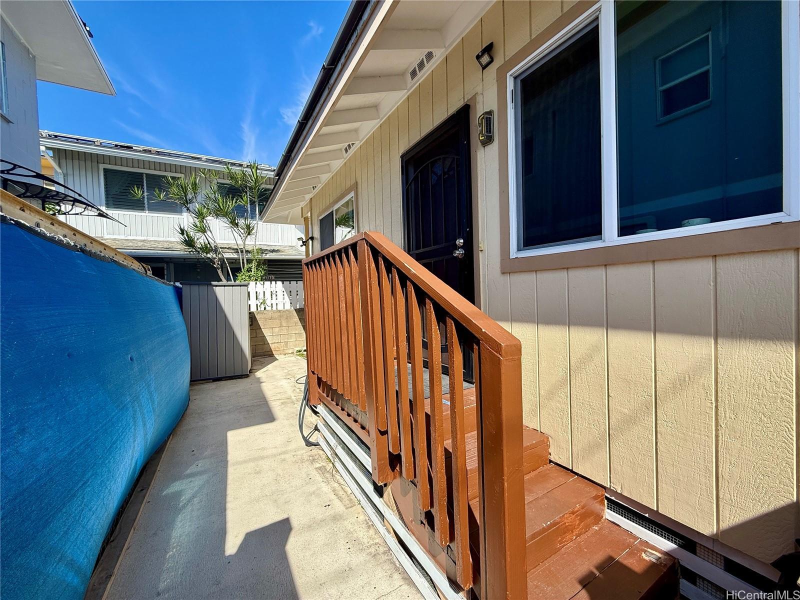 1424 Holelua Place Honolulu, HI 96817 - Photo 2 of 25 Low maintenance yard space