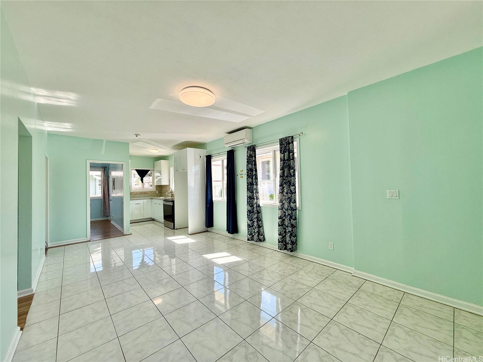 1424 Holelua Place Honolulu, HI 96817 - Photo 3 of 25 Living room