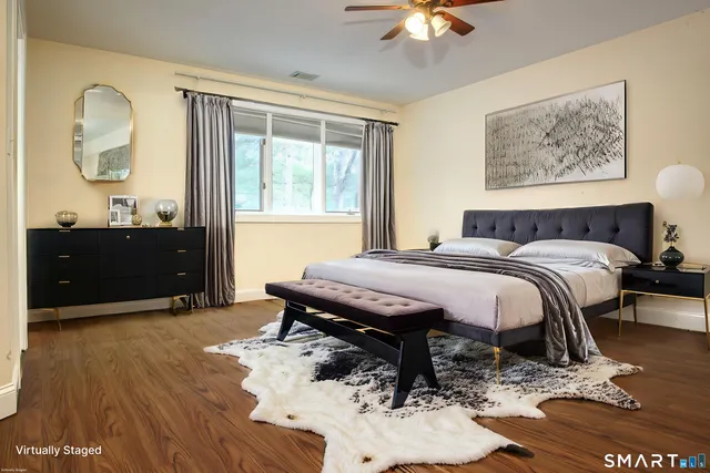 $449,900 | 15 Greenwich Lane, Unit 15, Avon, CT 06001