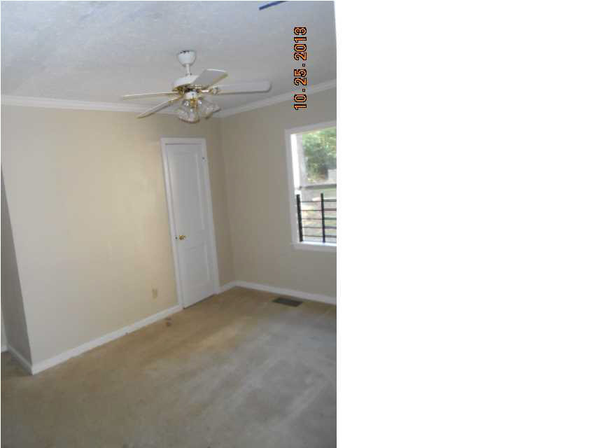 156 Lea Circle Jackson, MS 39204 - Photo 2 of 8 living room