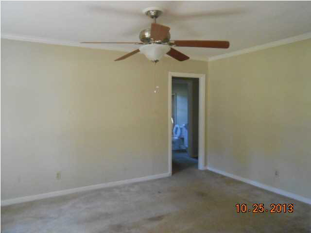 156 Lea Circle Jackson, MS 39204 - Photo 7 of 8 living rom