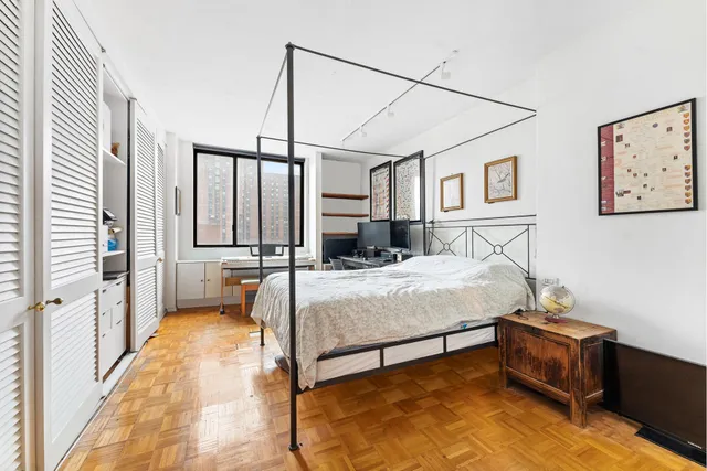 $1,100,000 | 245 East 93rd Street, Unit 22C | Upper East Side