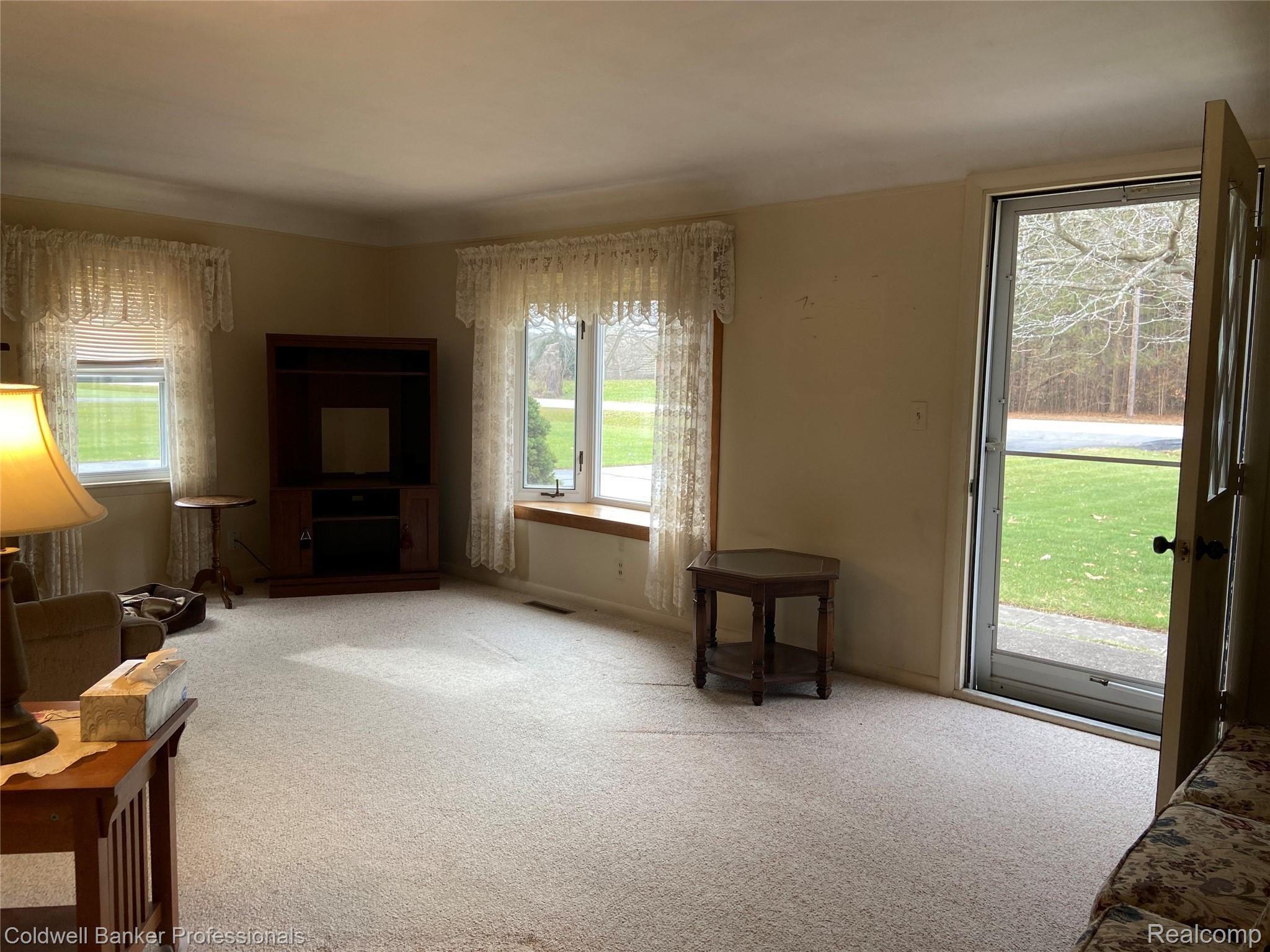 1642 Fish Lake Road Lapeer, MI 48446 - Photo 20 of 33 CD4EC1E2-4D0A-40C5-B5A3-A2F6C7C4DFB6.jpeg