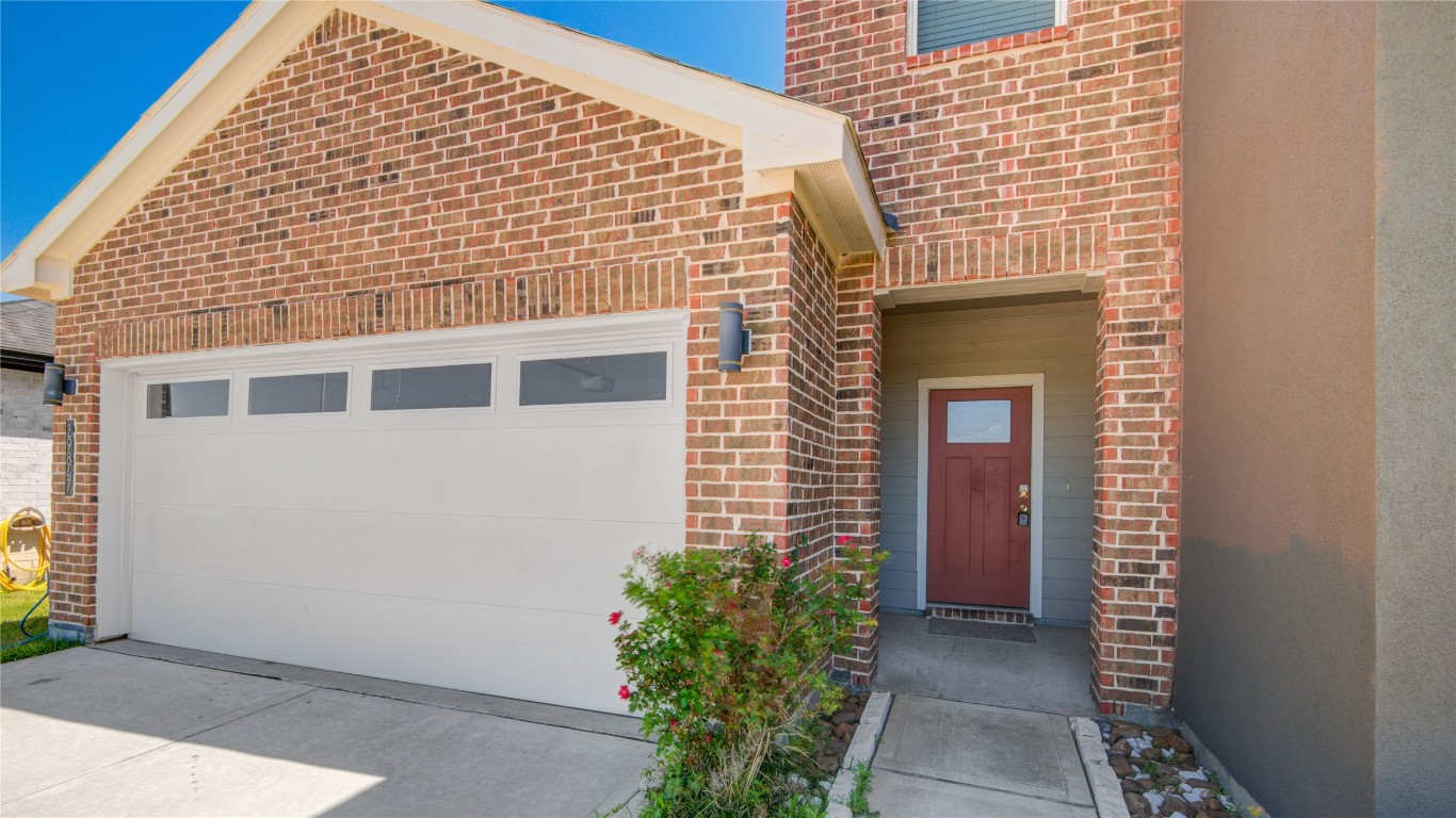 29847 Reagans Ranch Drive Katy, TX 77494 - Photo 5 of 36 a front view of a house