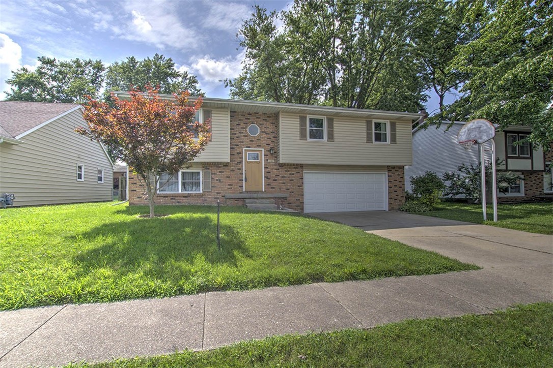 1155 Veech Lane Decatur, IL 62521 - Photo 3 of 26