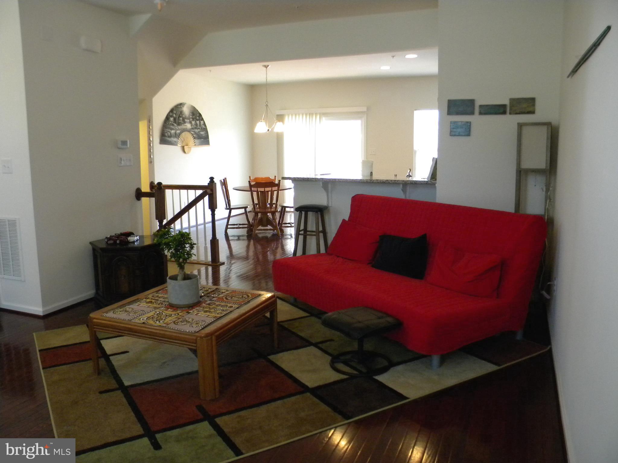 652 East Chestnut Street Souderton, PA 18964 - Photo 6 of 20 a living room with furniture