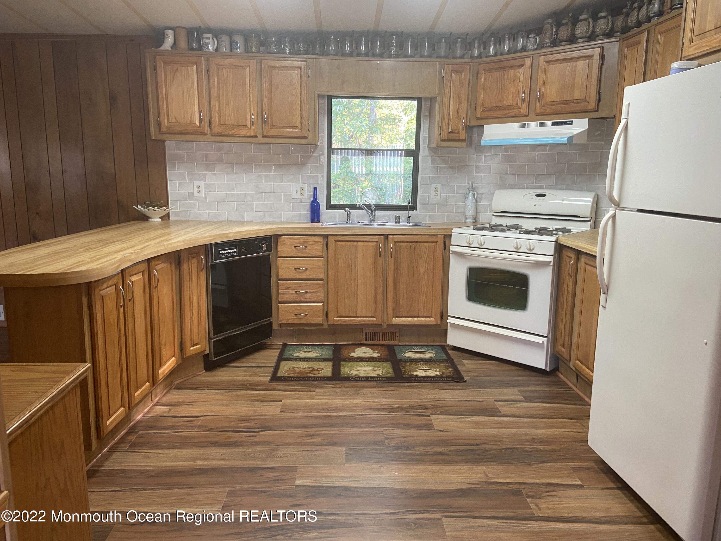 122 Douglas Drive Jackson, NJ 08527 - Photo 9 of 54 IMG_2018