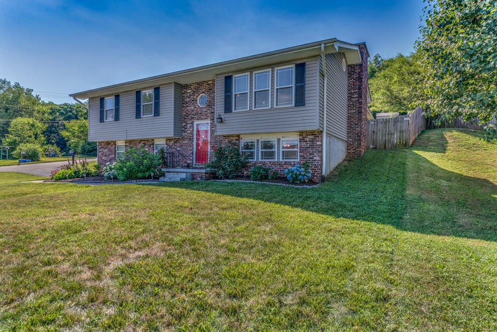 740 Taylor Road Knoxville, TN 37920 - Photo 3 of 27 Gallery Image 3