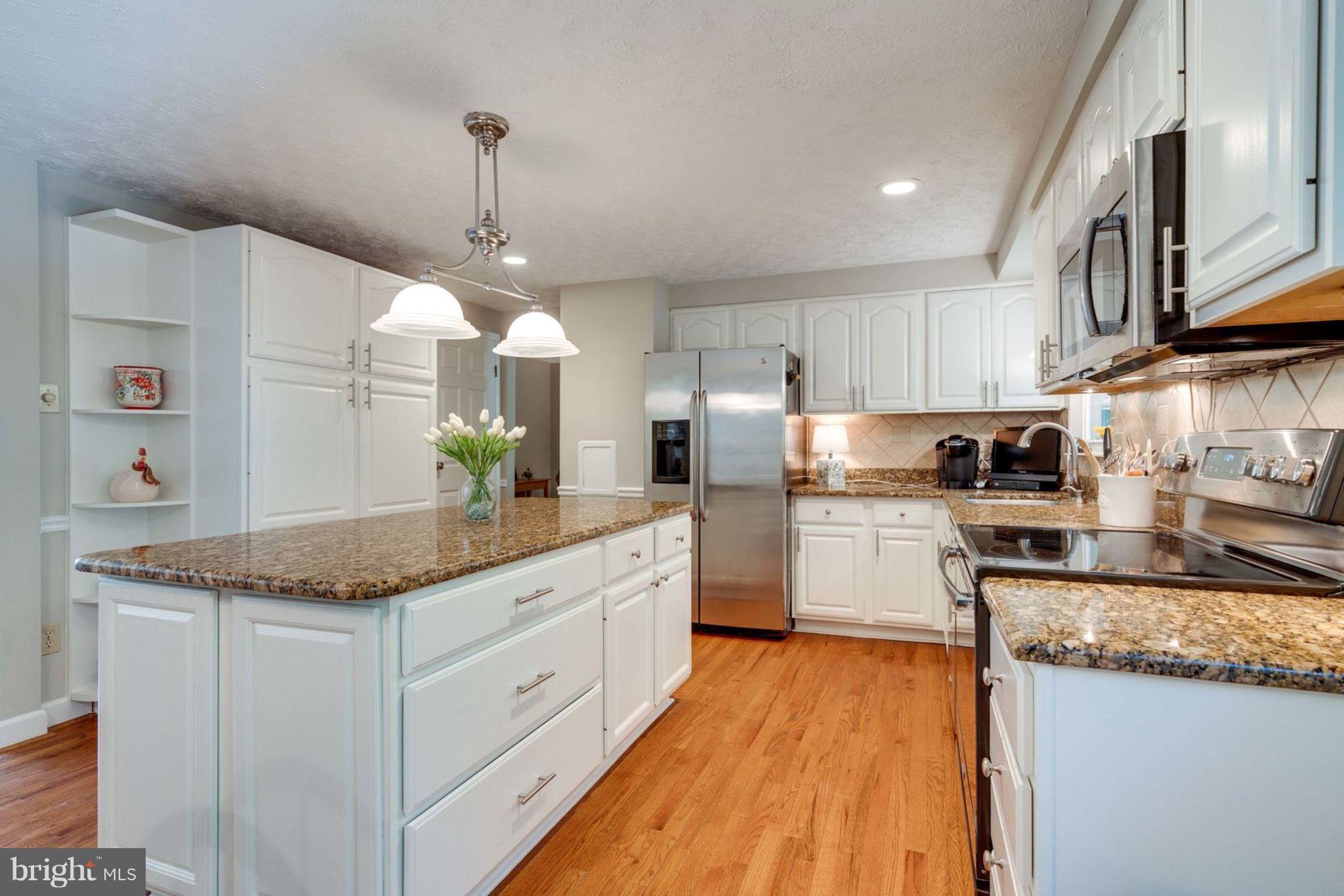 8292 Raindrop Way Springfield, VA 22153 - Photo 8 of 29 Kitchen