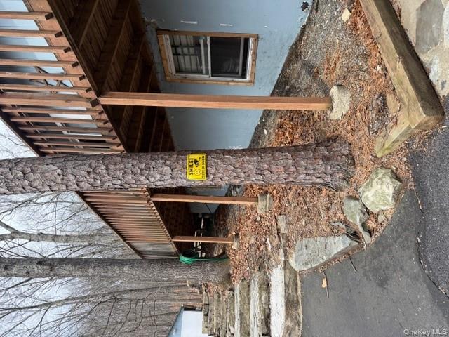 120 Swallow Court Bushkill, PA 18324 - Photo 14 of 39 a backyard of a house