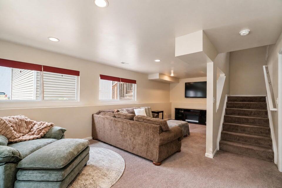 12769 Ellsworth Street Crown Point, IN 46307 - Photo 22 of 44 960x640