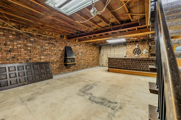a view of a garage