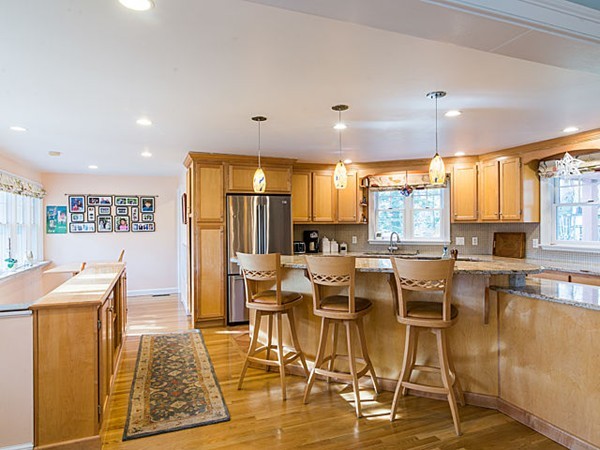 6 Hayward Road Wayland, MA 01778 - Photo 4 of 24