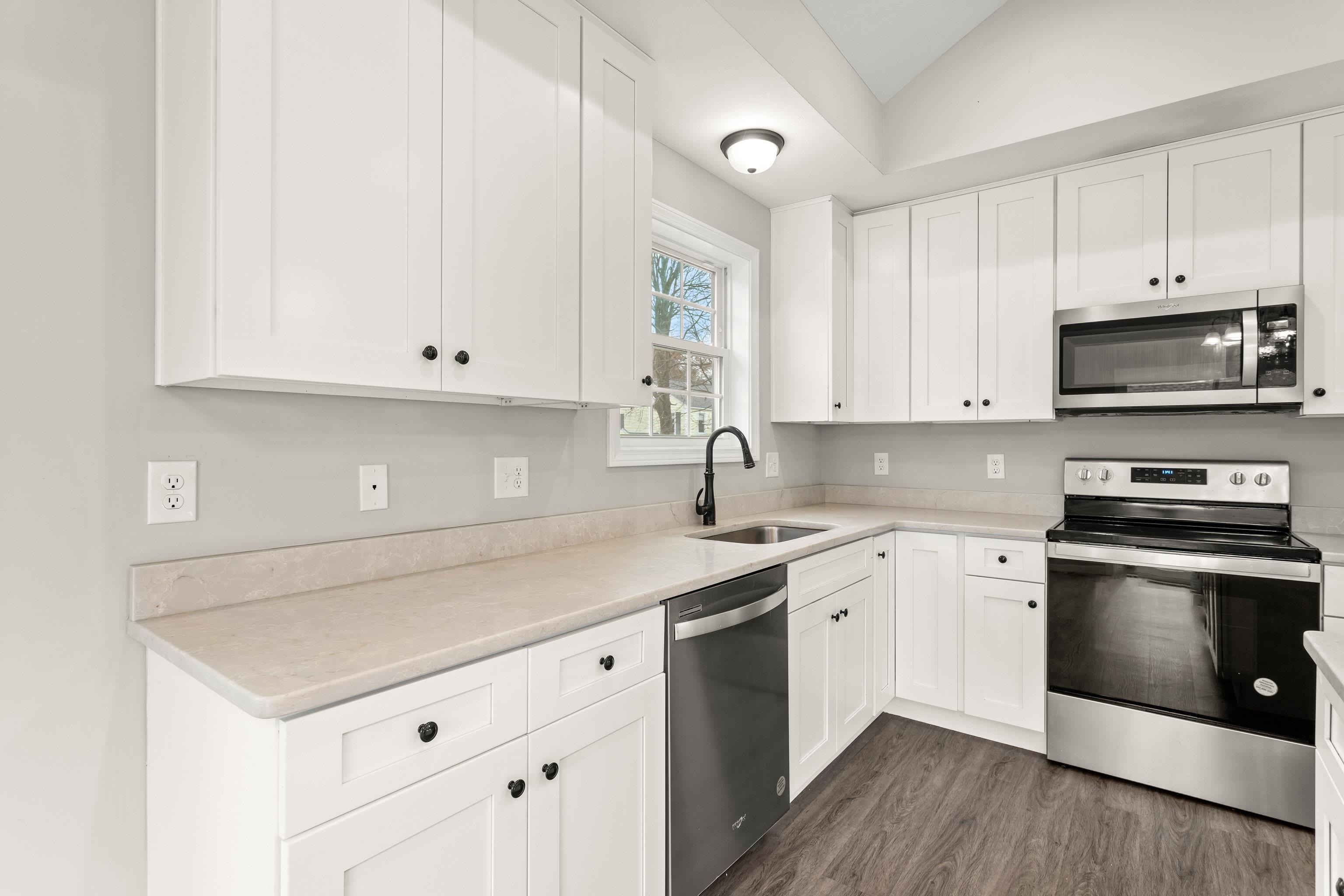 75 West Haven Road Manchester, NH 03104 - Photo 23 of 50