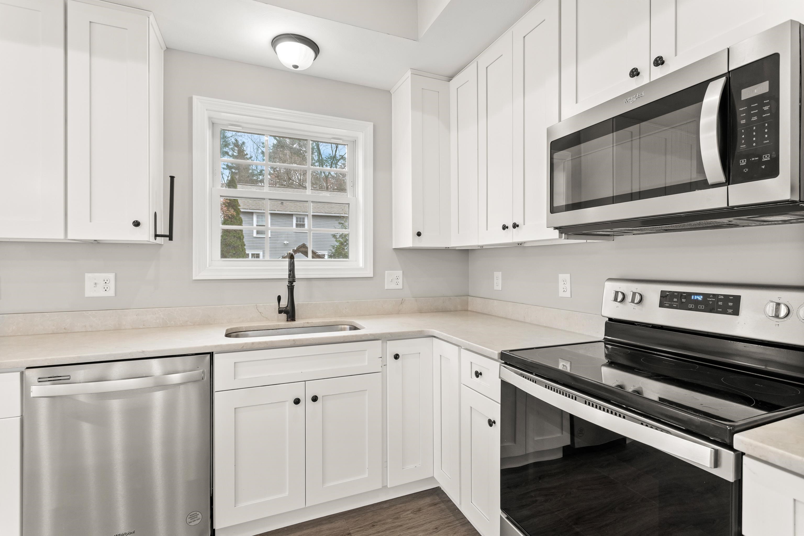 75 West Haven Road Manchester, NH 03104 - Photo 26 of 50
