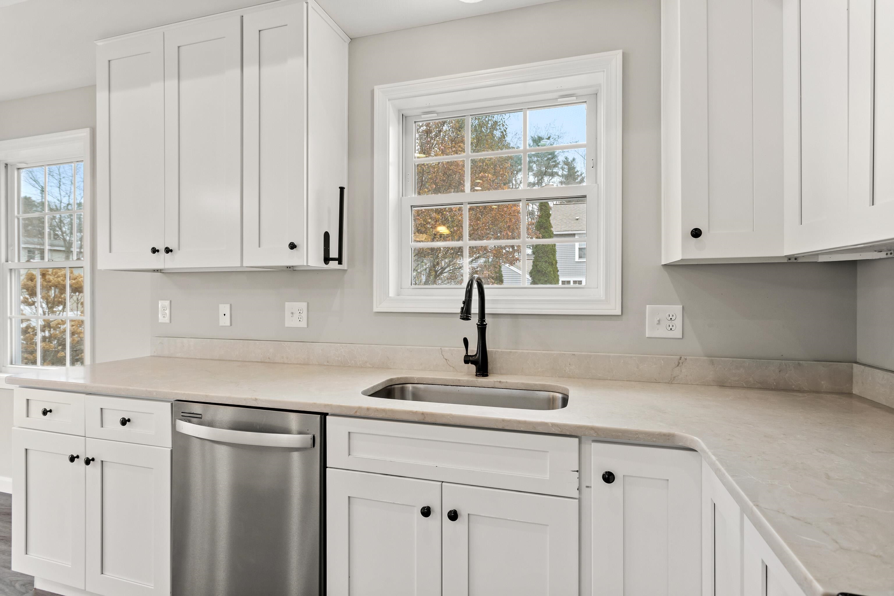 75 West Haven Road Manchester, NH 03104 - Photo 27 of 50