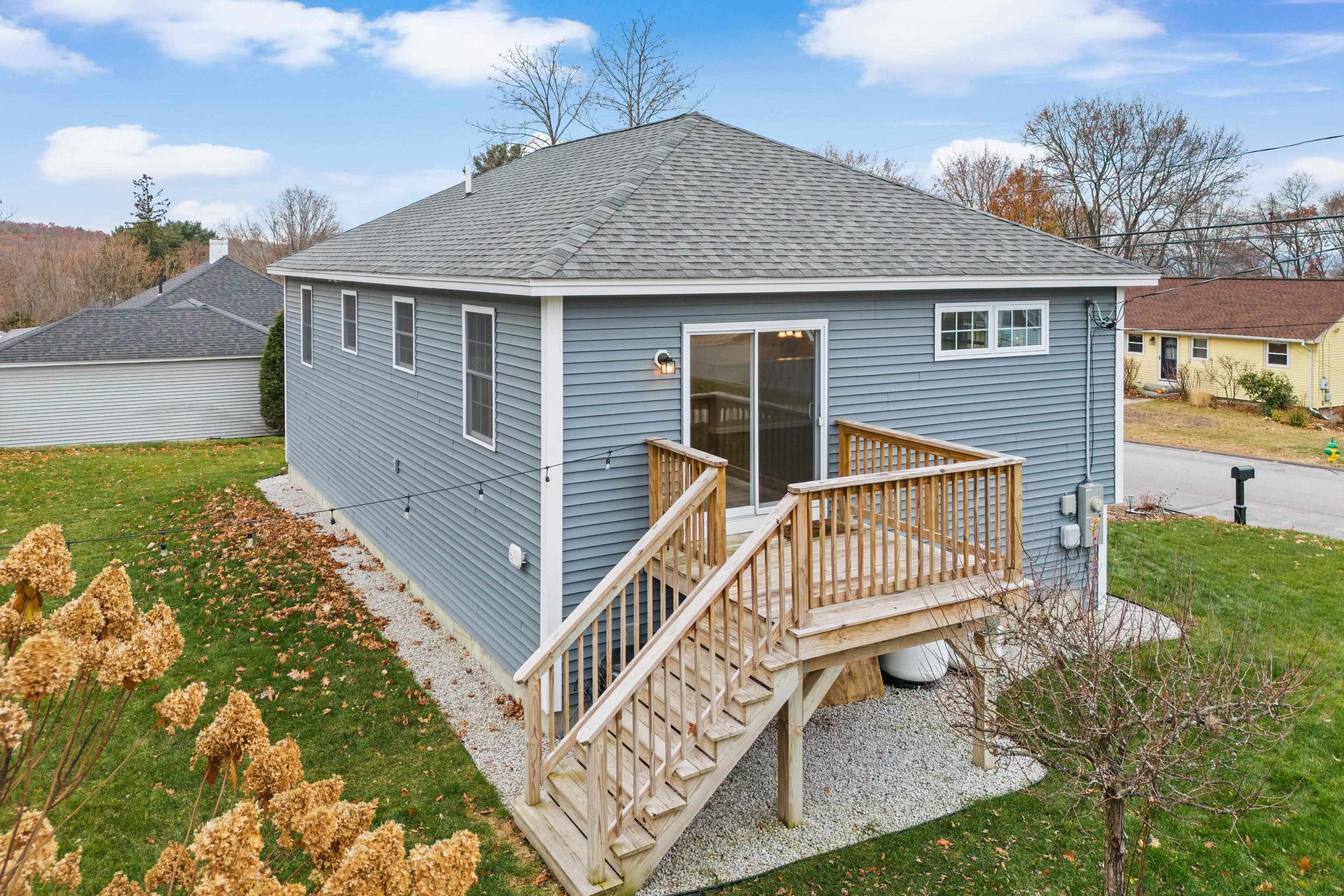 75 West Haven Road Manchester, NH 03104 - Photo 5 of 50