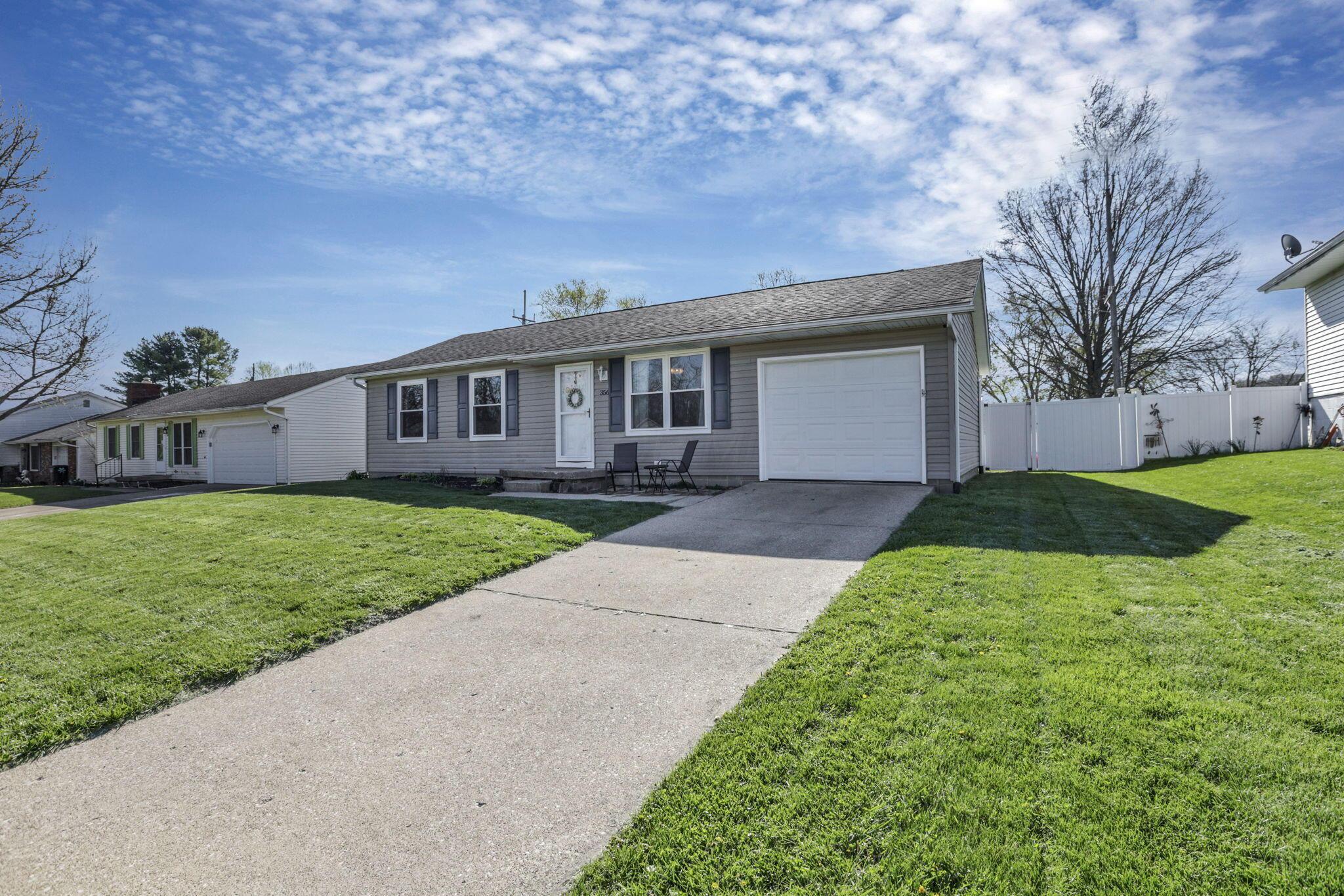 356 Ridgemere Way Lancaster, OH 43130 - Photo 2 of 41 2-web-or-mls-IMG_4569