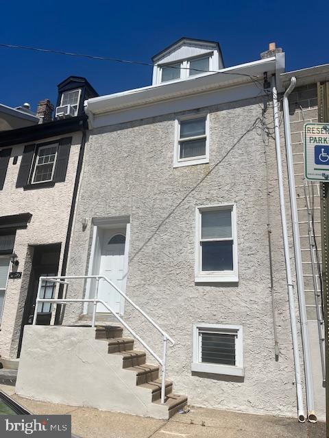 4401 Baker Street Philadelphia, PA 19127 - Photo 4 of 8 a front view of a house