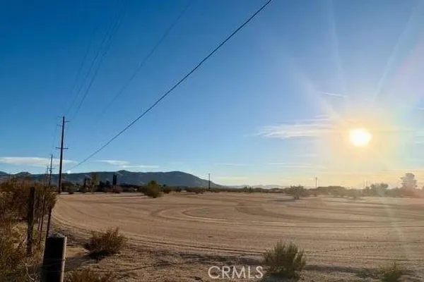 $375,000 | 23585 Bear Valley Road, Apple Valley, CA 92308