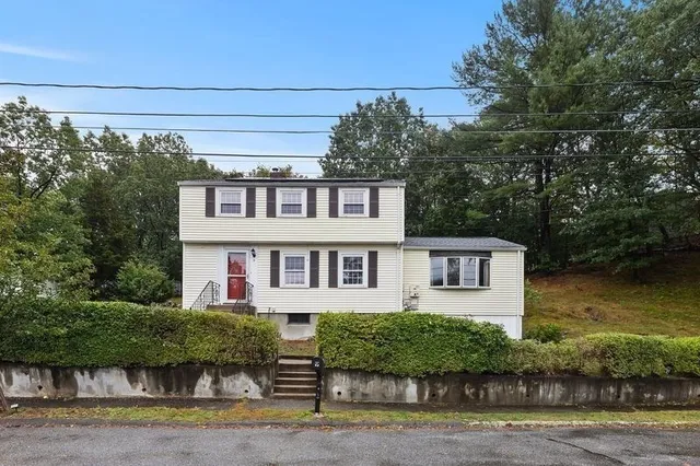 $675,000 | 9 Pond Terrace, Woburn, MA 01801