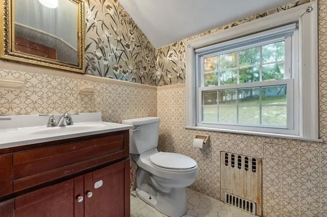 $675,000 | 9 Pond Terrace, Woburn, MA 01801