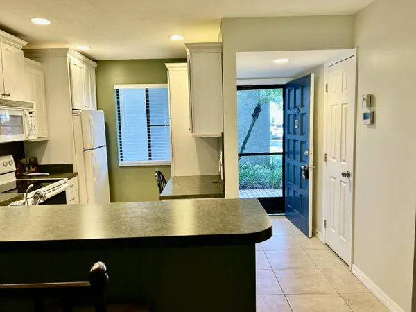 $1,900 | 4801 Esedra Court, Unit 104, Lake Worth, FL 33467