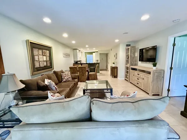 $1,900 | 4801 Esedra Court, Unit 104, Lake Worth, FL 33467
