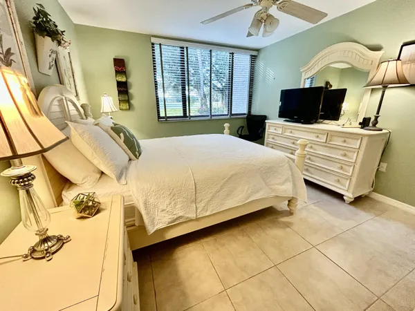 $1,900 | 4801 Esedra Court, Unit 104, Lake Worth, FL 33467