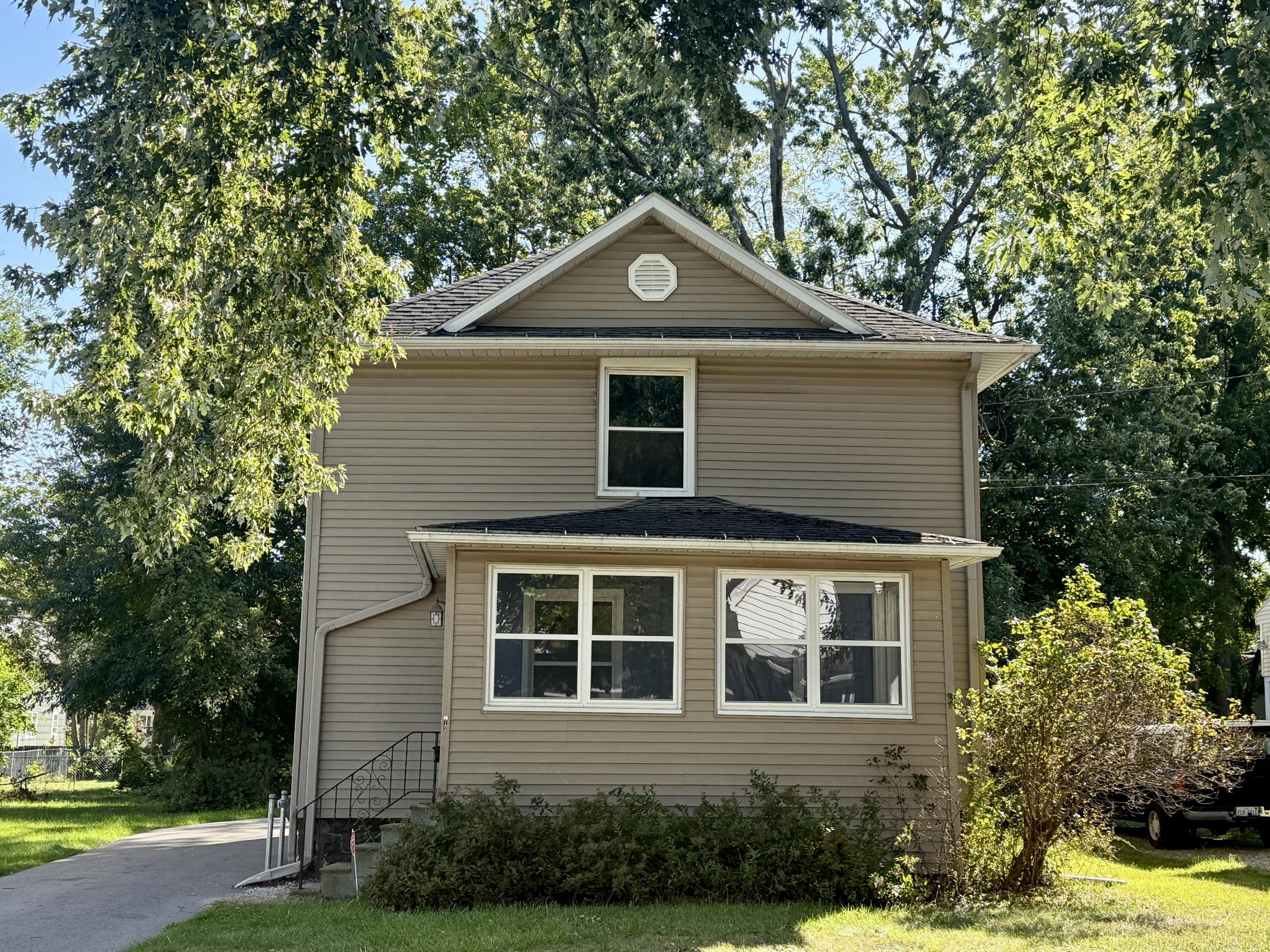 613 Gilbert Street Jackson, MI 49202 - Photo 3 of 29 IMG_4854