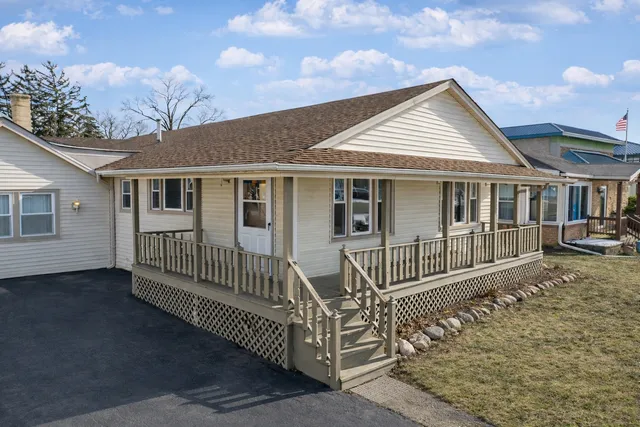 $365,900 | 303 North Elmwood Avenue, Wood Dale, IL 60191