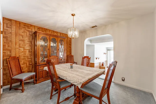 $365,900 | 303 North Elmwood Avenue, Wood Dale, IL 60191