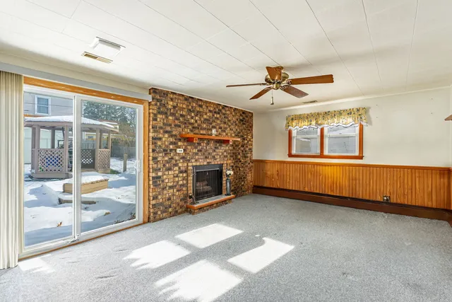 $365,900 | 303 North Elmwood Avenue, Wood Dale, IL 60191