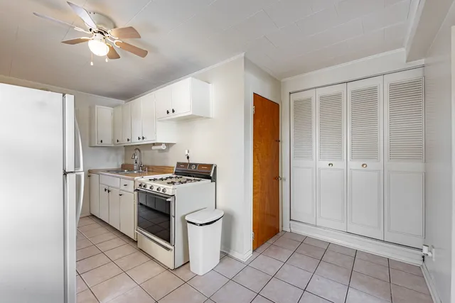 $365,900 | 303 North Elmwood Avenue, Wood Dale, IL 60191