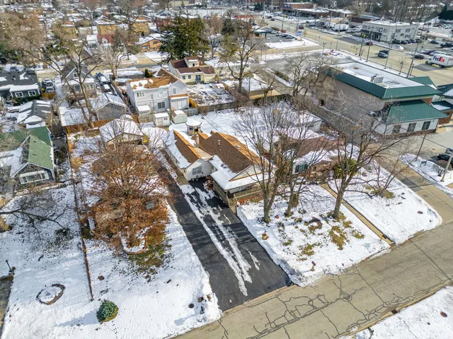 $365,900 | 303 North Elmwood Avenue, Wood Dale, IL 60191