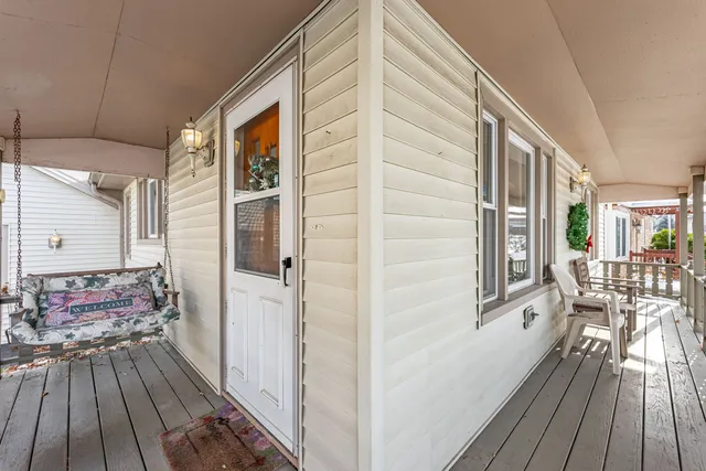 $365,900 | 303 North Elmwood Avenue, Wood Dale, IL 60191