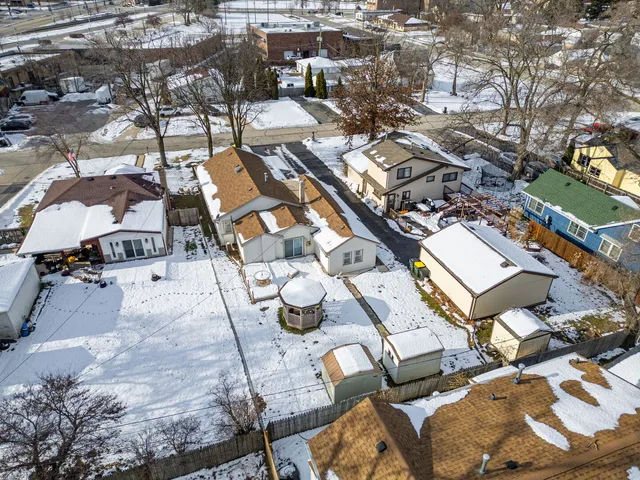 $365,900 | 303 North Elmwood Avenue, Wood Dale, IL 60191