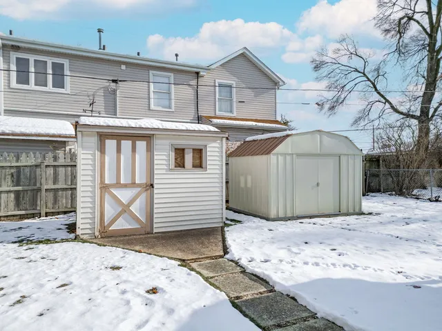 $365,900 | 303 North Elmwood Avenue, Wood Dale, IL 60191