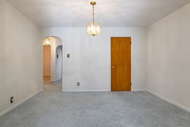 $365,900 | 303 North Elmwood Avenue, Wood Dale, IL 60191